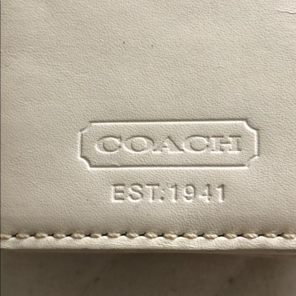 IPod case - Picture 3 of 4